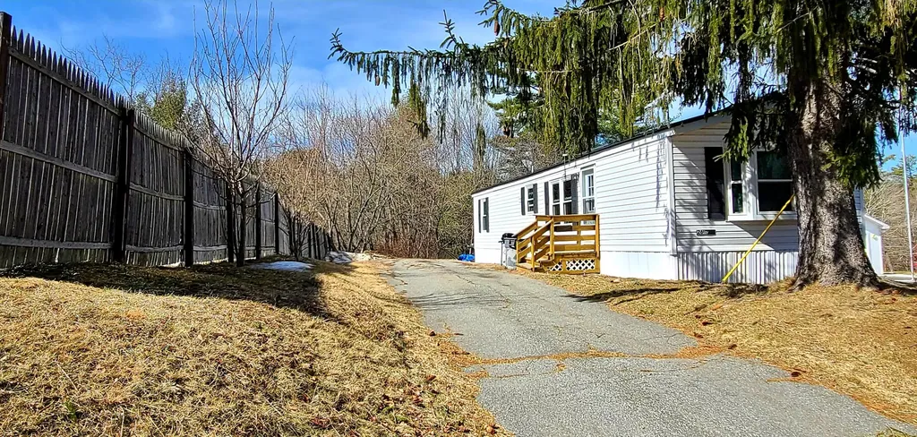 26 Hicks Road Augusta ME 04330