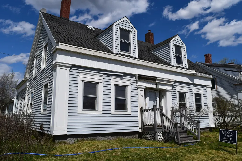 106 E Main Street Searsport ME 04974
