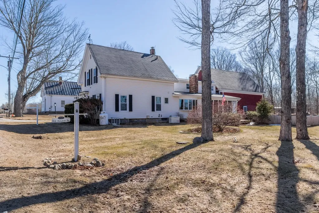 1672 Old Augusta Road Waldoboro ME 04572