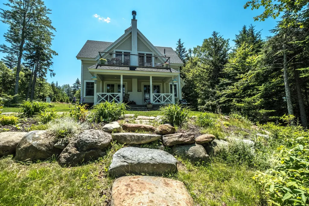 32 Ocean Ridge Road Cushing ME 04563