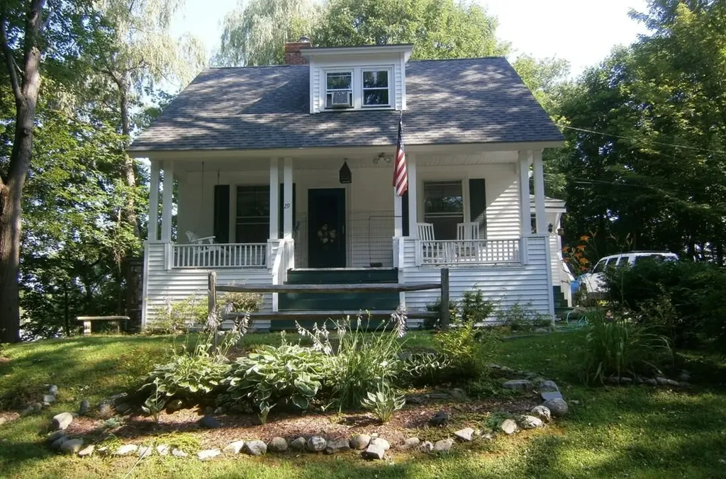 29 Fay Court Dexter ME 04930