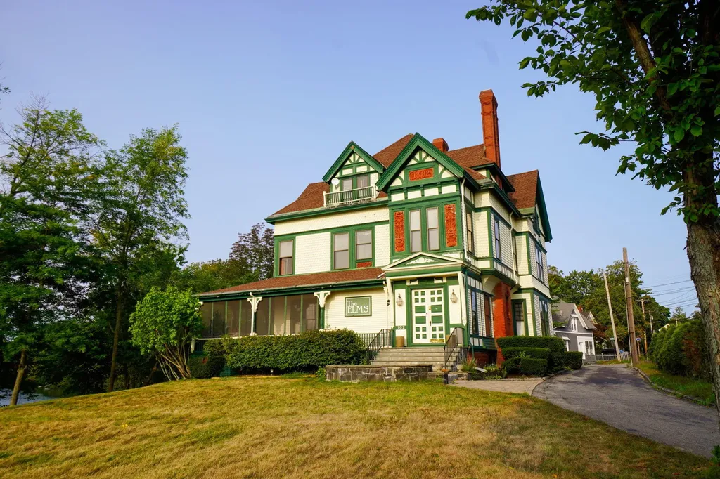 102 Cumberland Street Westbrook ME 04092
