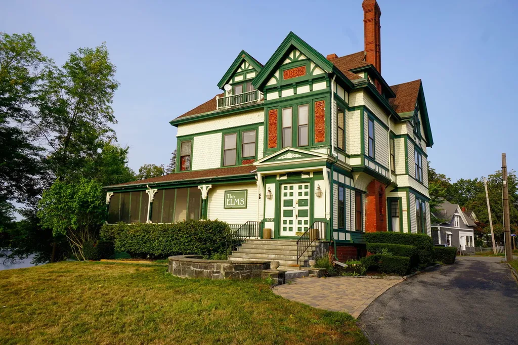 102 Cumberland Street Westbrook ME 04092