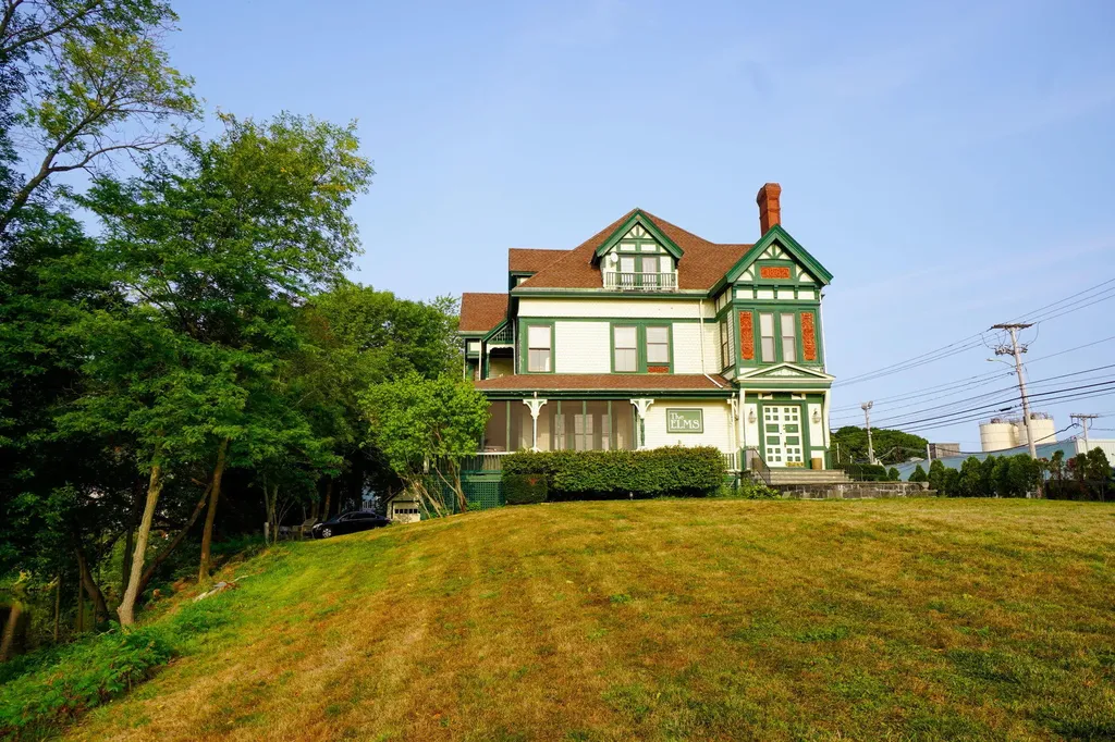 102 Cumberland Street Westbrook ME 04092