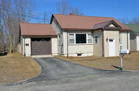 12 Nevers Avenue Norway ME 04268