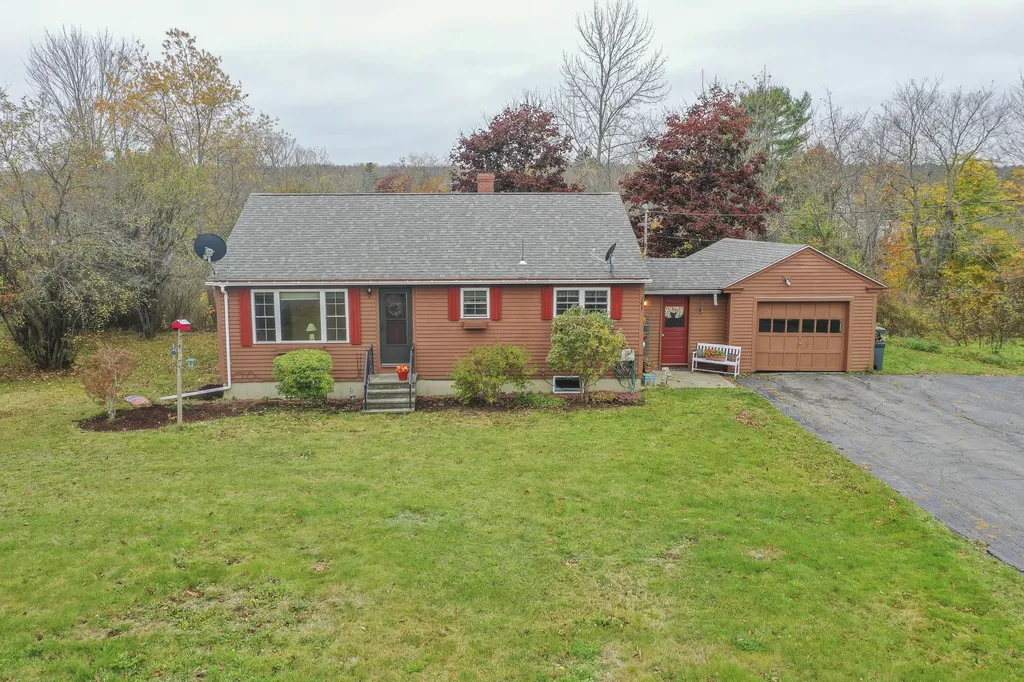 22 Knox Bros Avenue Searsport ME 04974