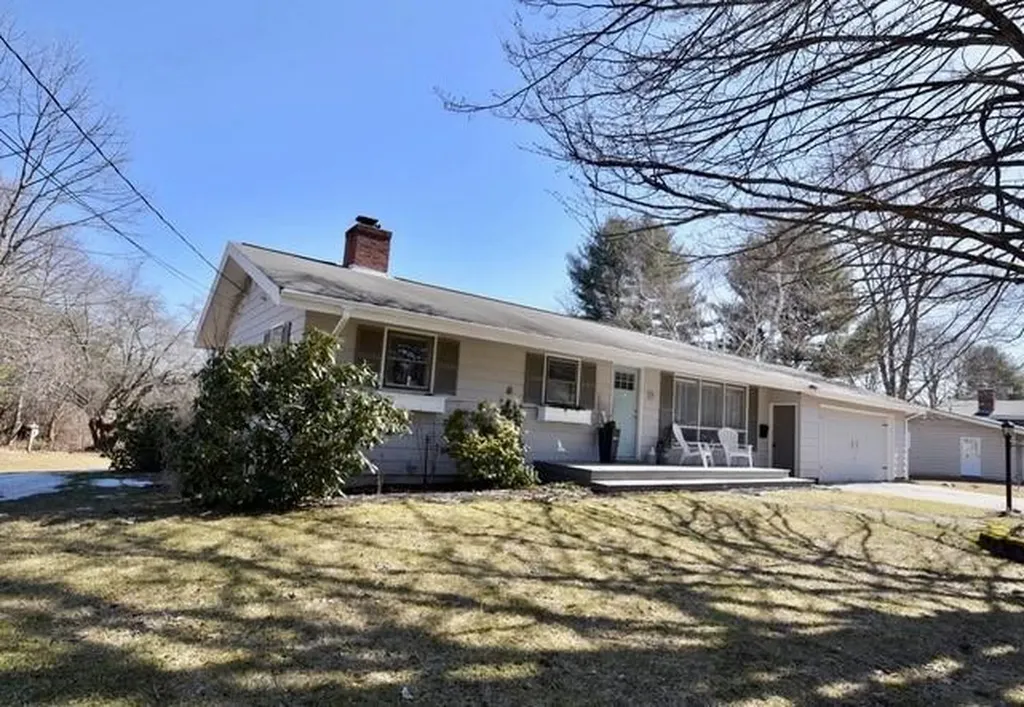 19 Longview Terrace Kennebunk ME 04043