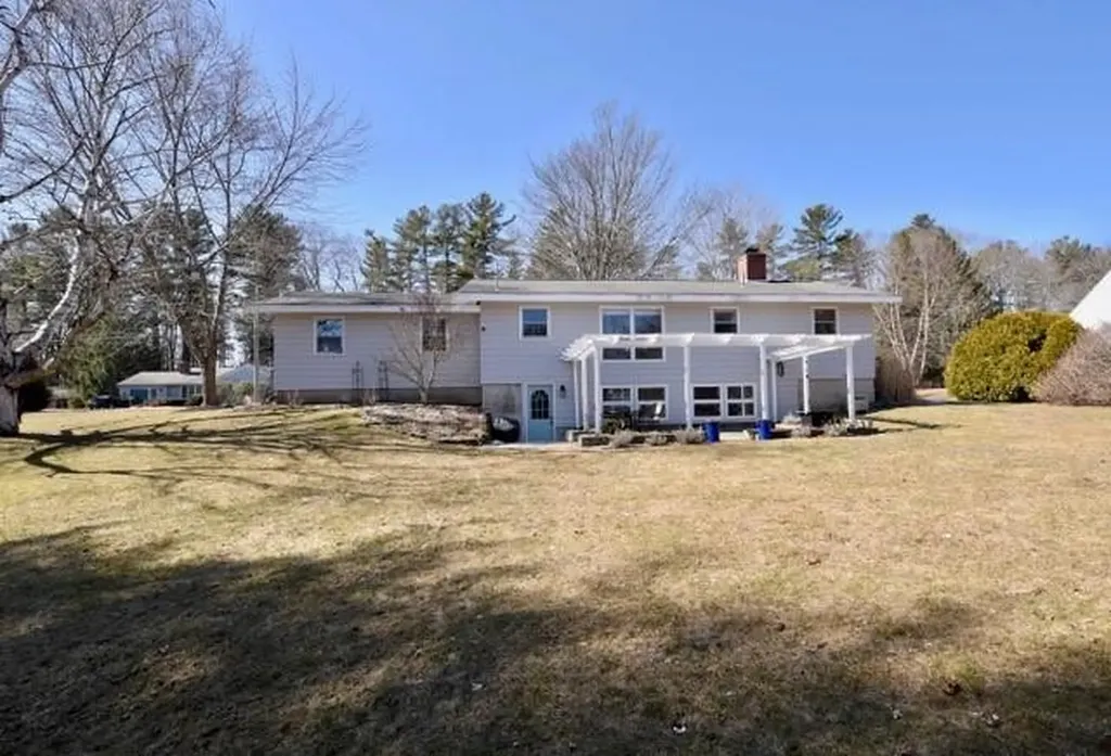 19 Longview Terrace Kennebunk ME 04043