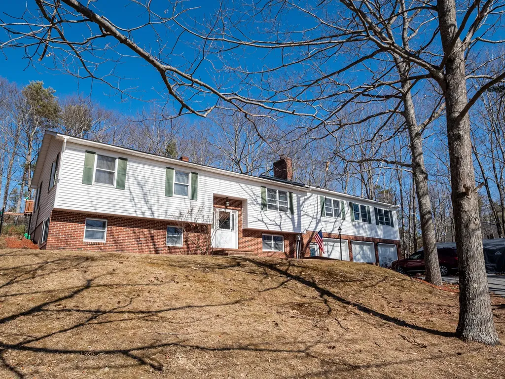 106 E Pittston Road Pittston ME 04345