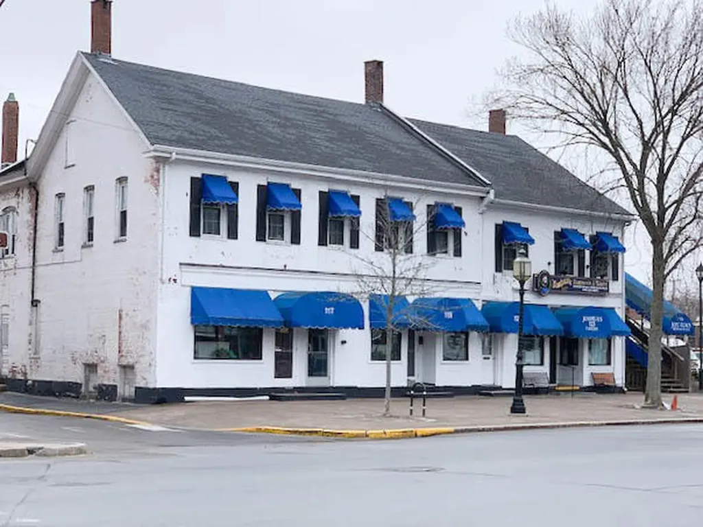 117-119 Maine Street Brunswick ME 04011