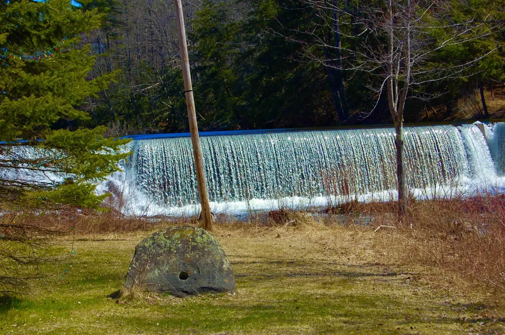 10 Lovejoy Pond Road Wayne ME 04284