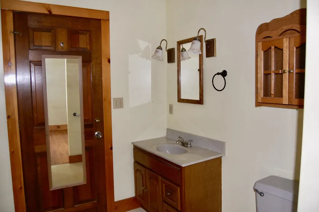 10 Lovejoy Pond Road Wayne ME 04284