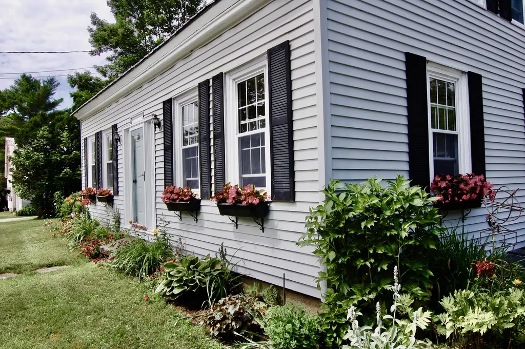 10 Lovejoy Pond Road Wayne ME 04284