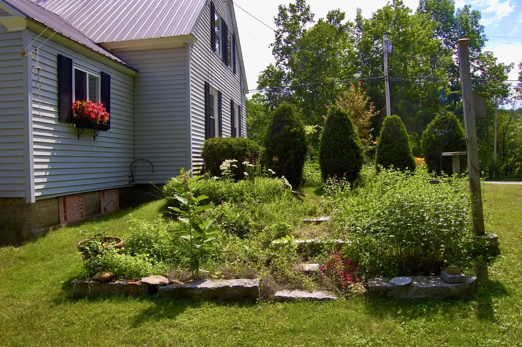 10 Lovejoy Pond Road Wayne ME 04284