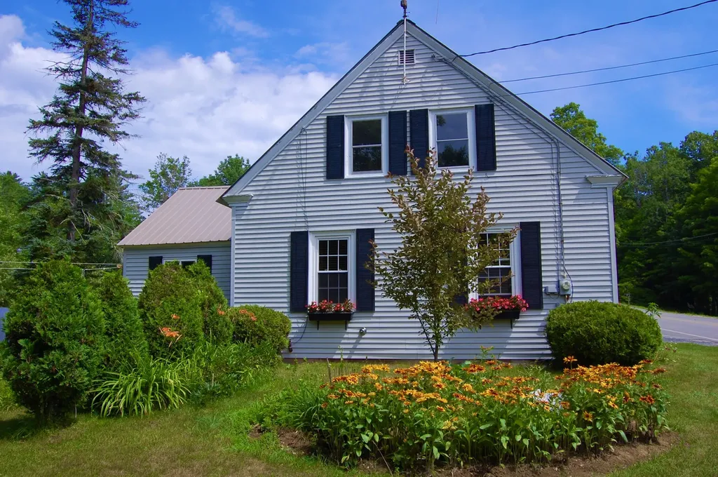 10 Lovejoy Pond Road Wayne ME 04284