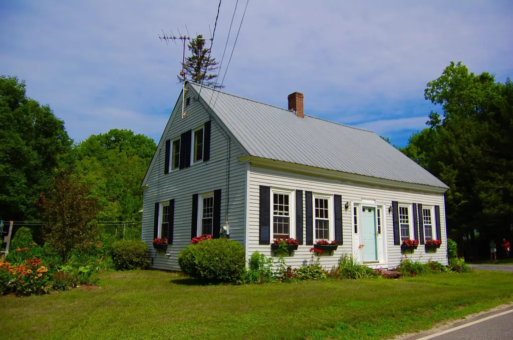 10 Lovejoy Pond Road Wayne ME 04284