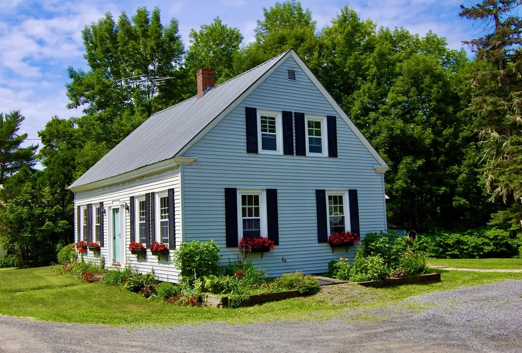 10 Lovejoy Pond Road Wayne ME 04284
