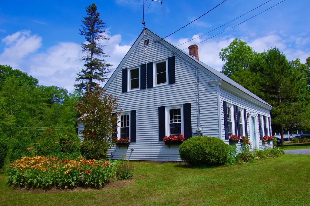 10 Lovejoy Pond Road Wayne ME 04284