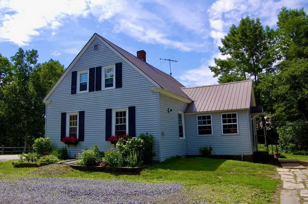 10 Lovejoy Pond Road Wayne ME 04284