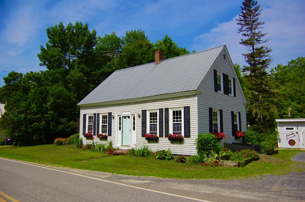 10 Lovejoy Pond Road Wayne ME 04284