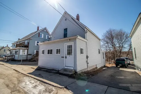 28 North Avenue Sanford ME 04073