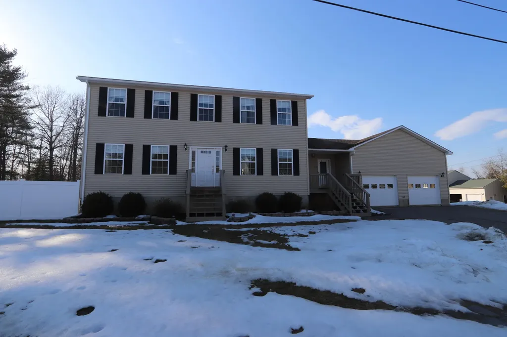 33 Bowdoin Drive Brewer ME 04412