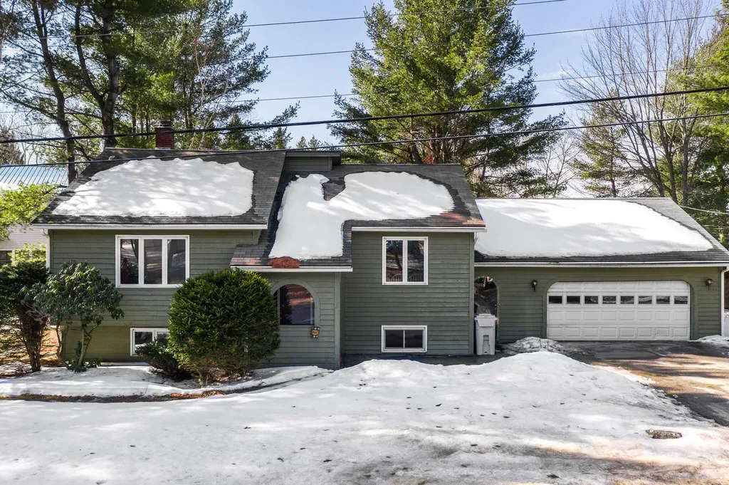 123 Husson Avenue Bangor ME 04401
