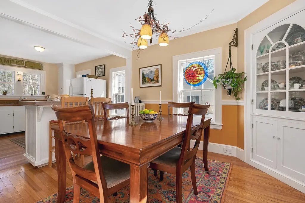 17 Johnson Road Falmouth ME 04105