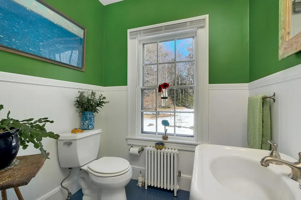 17 Johnson Road Falmouth ME 04105