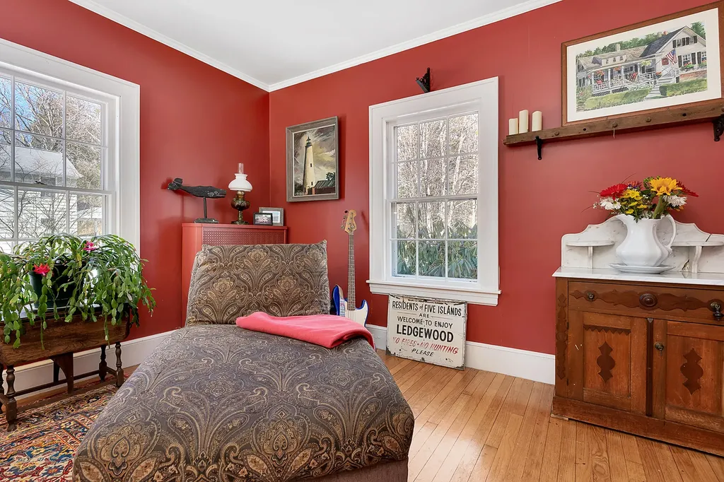 17 Johnson Road Falmouth ME 04105