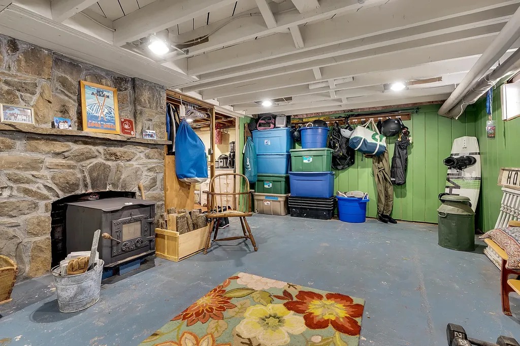 17 Johnson Road Falmouth ME 04105