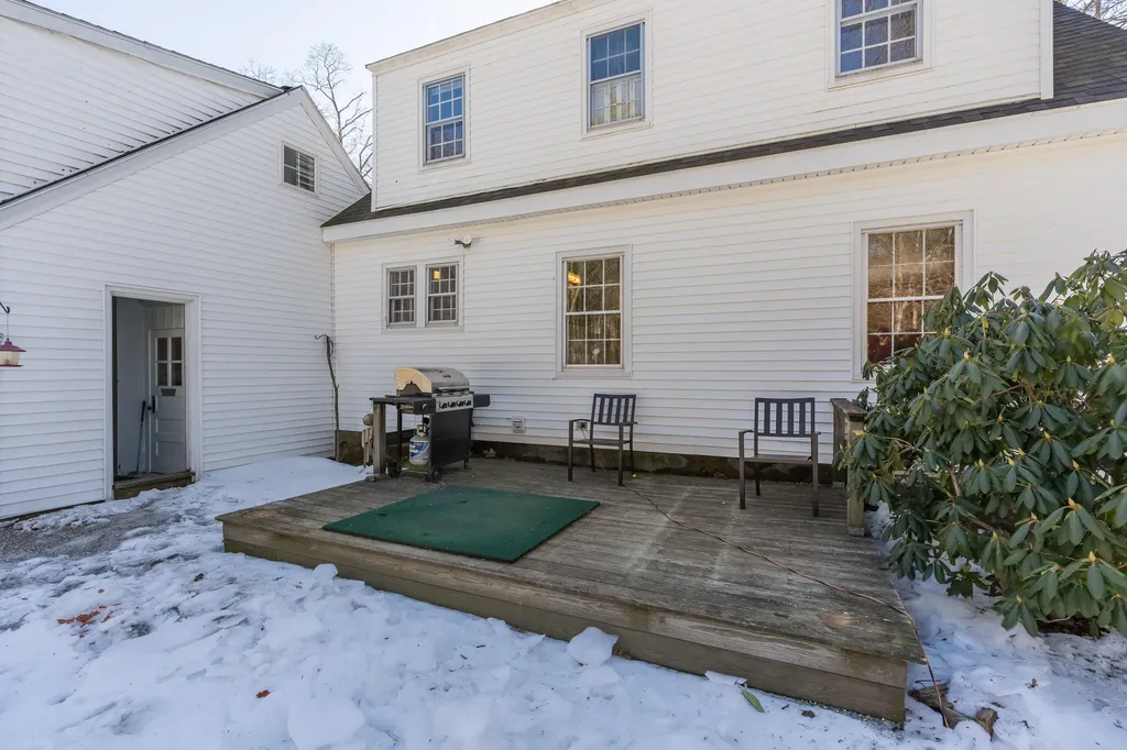 17 Johnson Road Falmouth ME 04105
