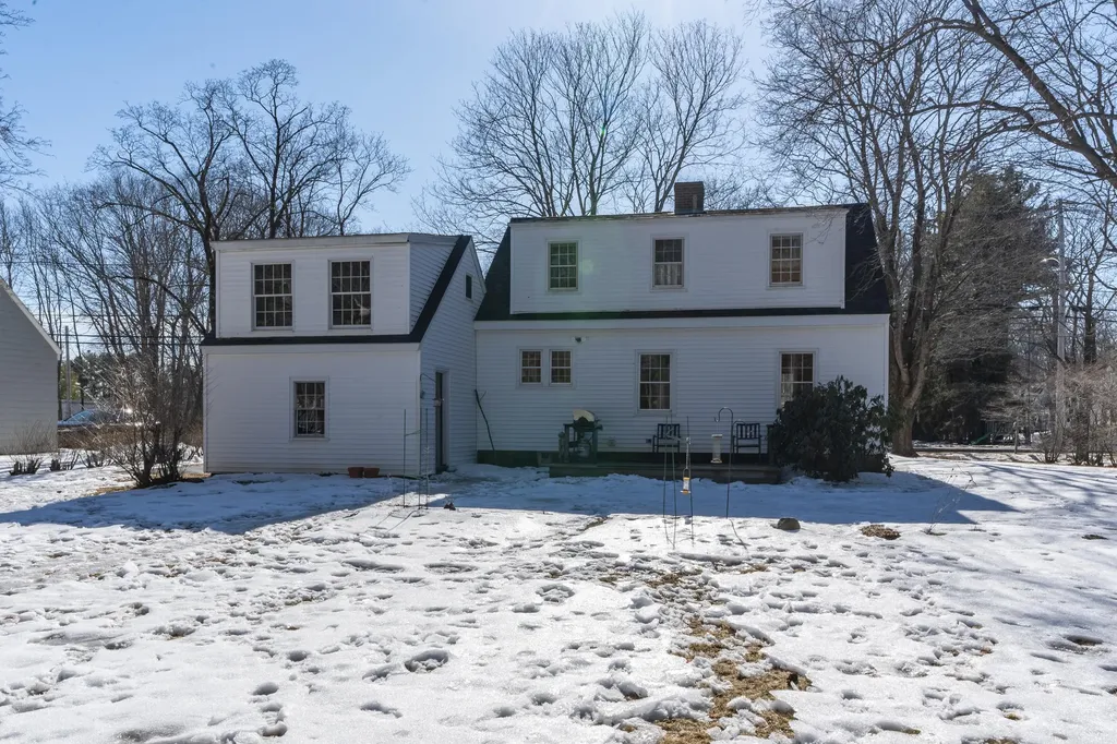 17 Johnson Road Falmouth ME 04105