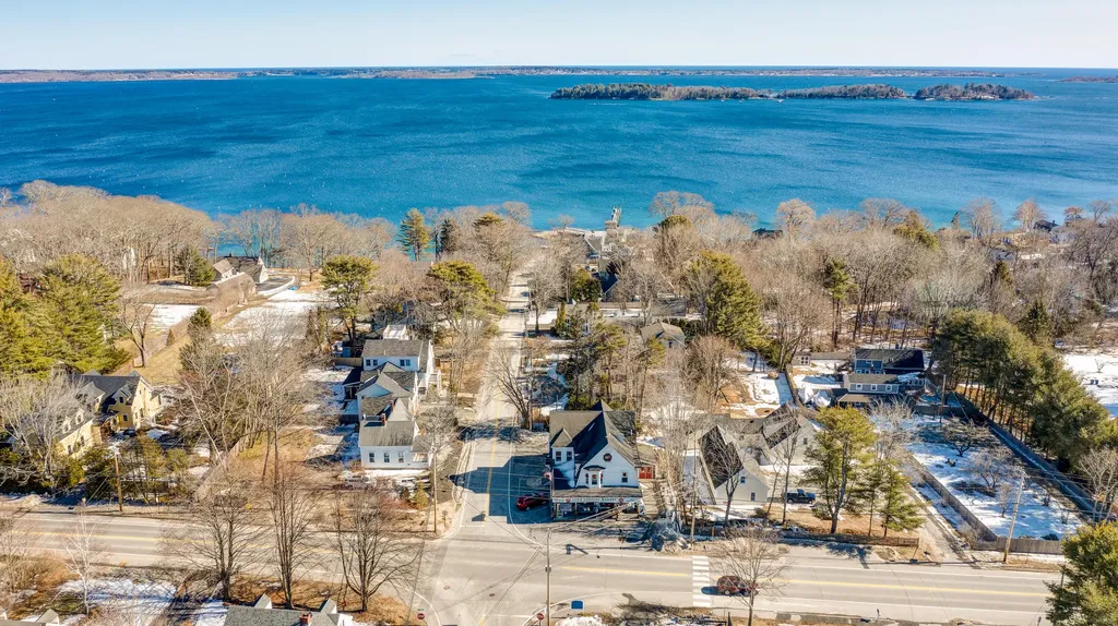 17 Johnson Road Falmouth ME 04105