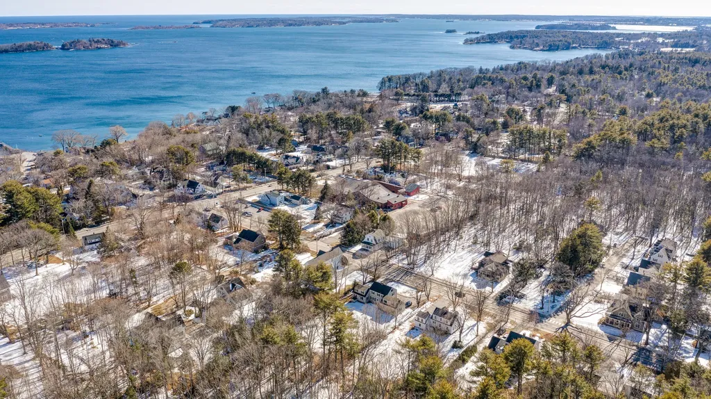 17 Johnson Road Falmouth ME 04105
