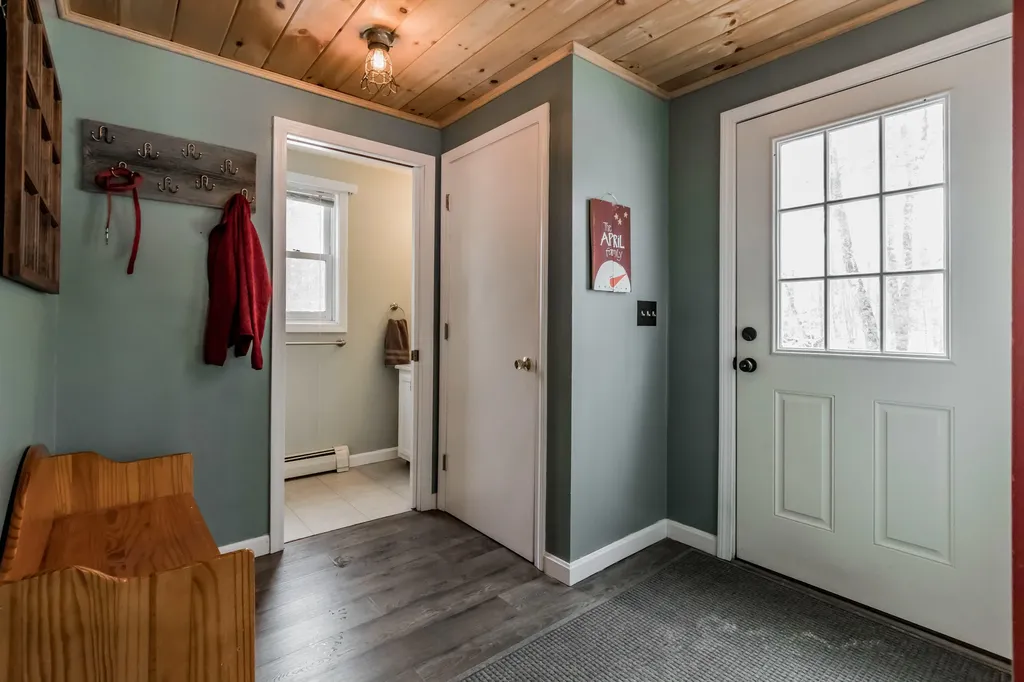 13 Brydon Lane Gorham ME 04038