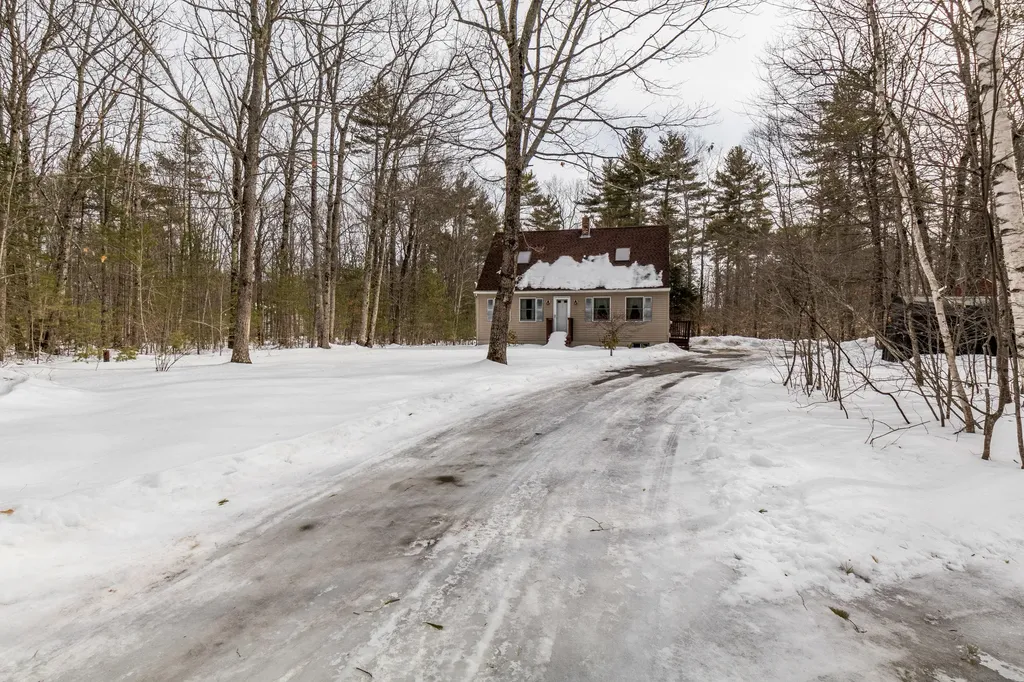 13 Brydon Lane Gorham ME 04038