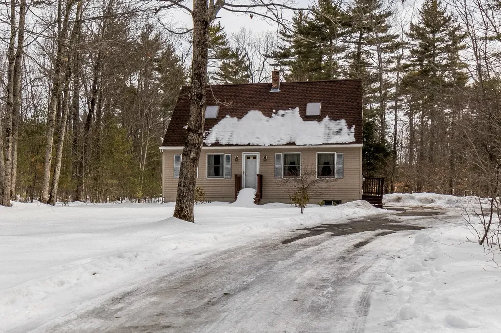 13 Brydon Lane Gorham ME 04038