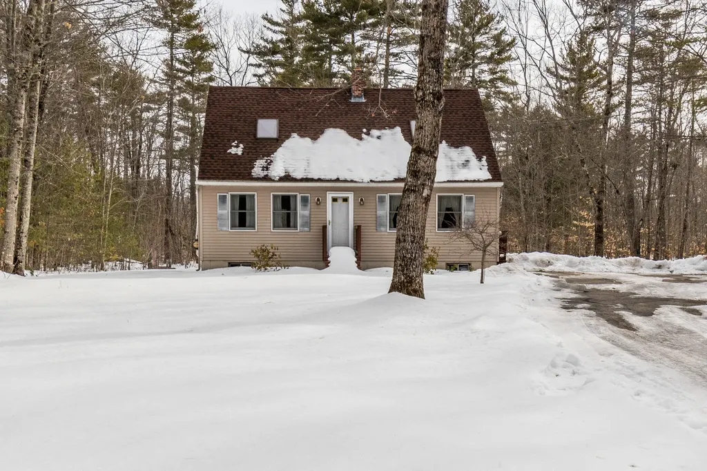 13 Brydon Lane Gorham ME 04038