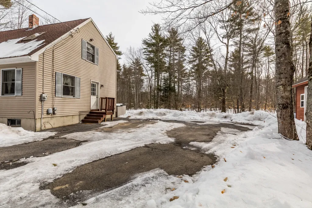 13 Brydon Lane Gorham ME 04038