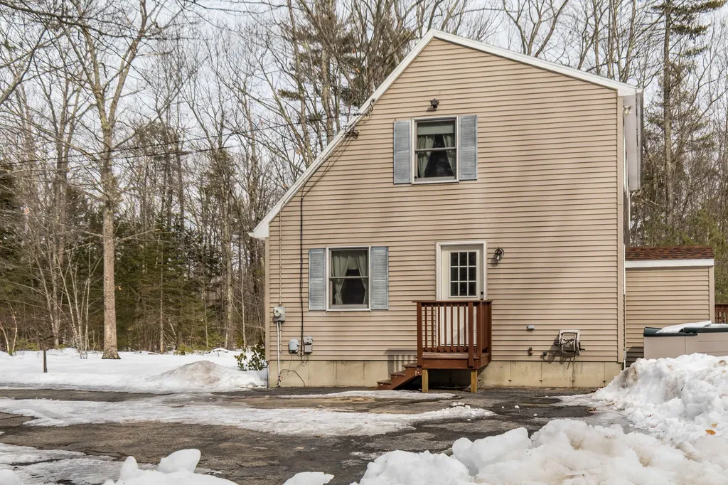 13 Brydon Lane Gorham ME 04038