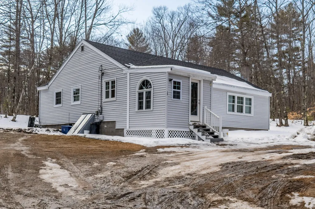 15 Little Lake Road Standish ME 04084