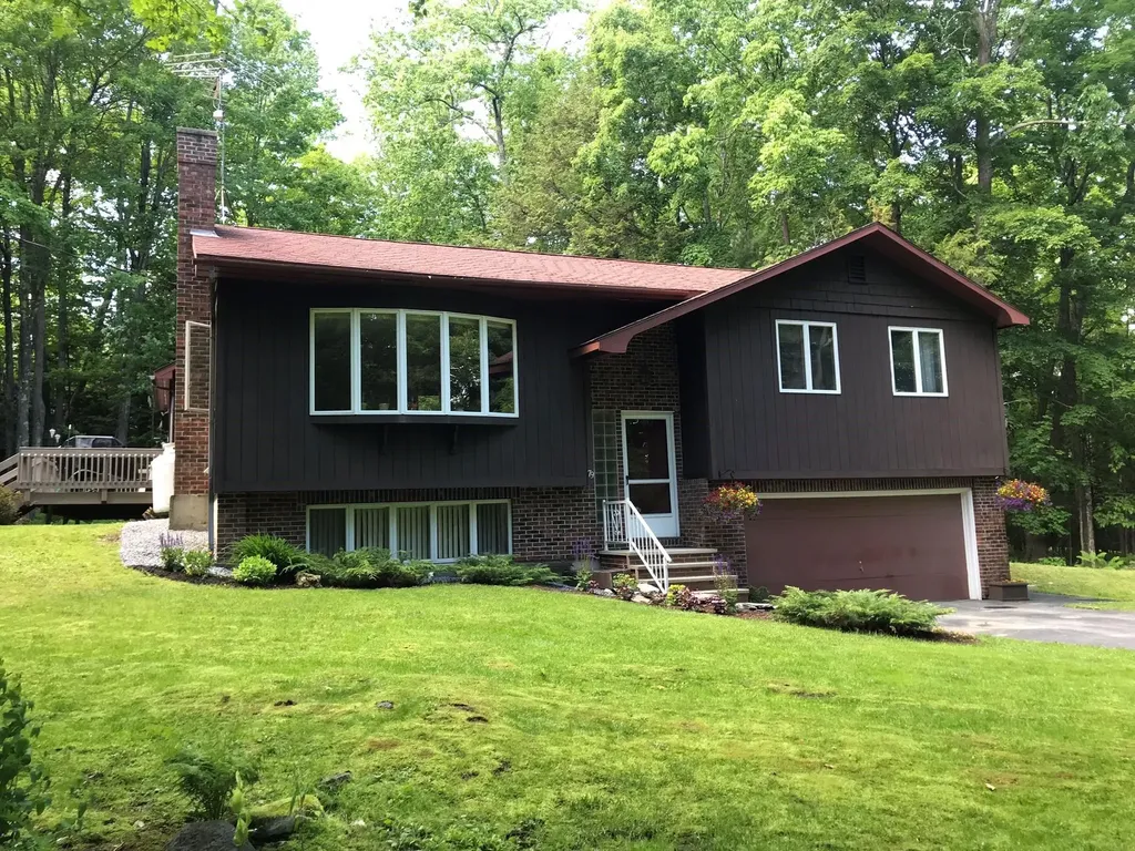 79 Nottingham Road Winthrop ME 04364