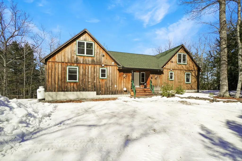35 Northfork Lane West Gardiner ME 04345