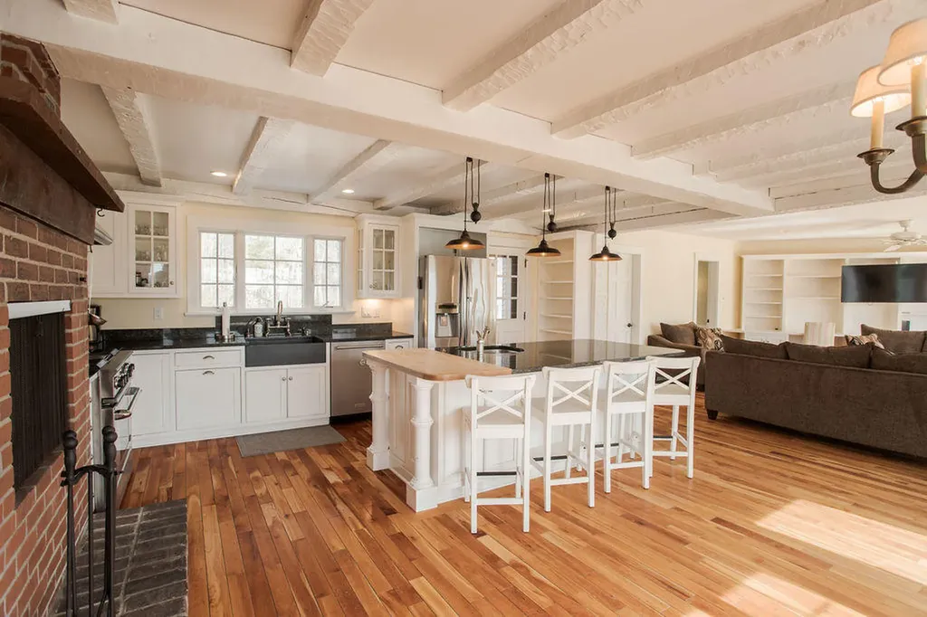 133 River Road York ME 03902
