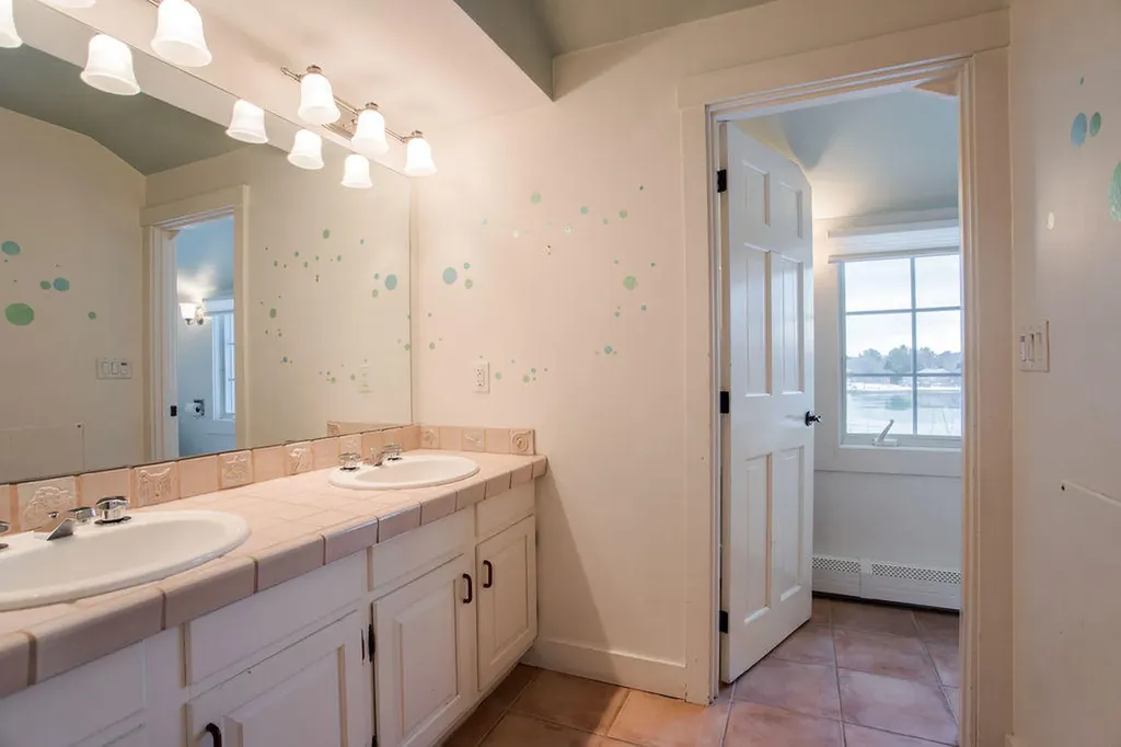 133 River Road York ME 03902