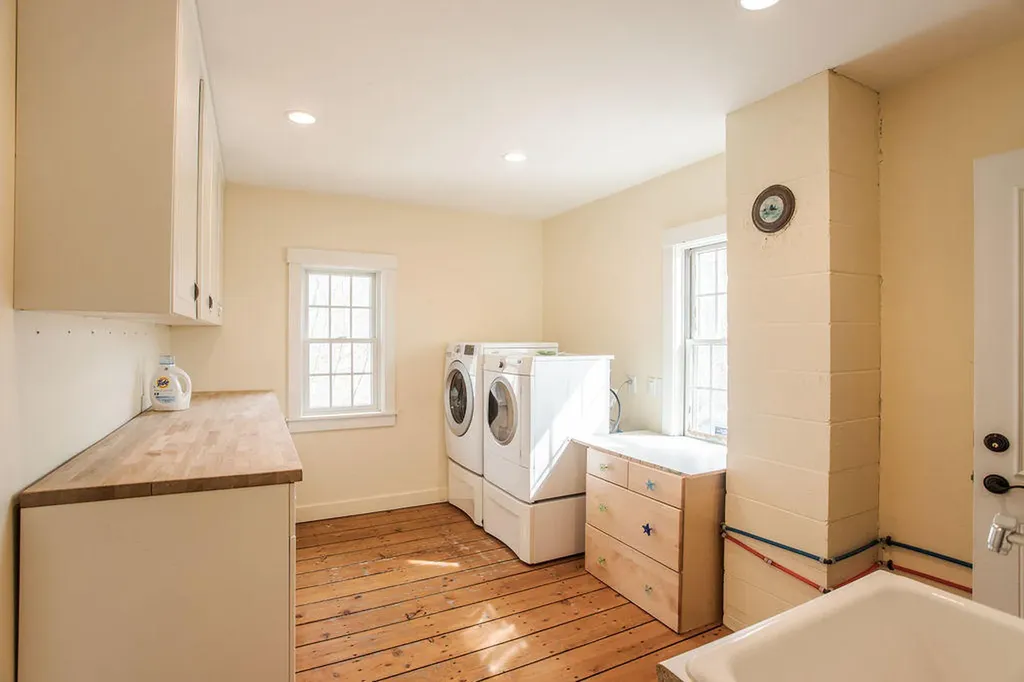133 River Road York ME 03902