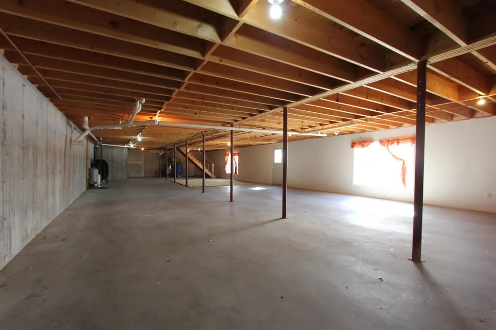 381 Greenwood Mountain Road Hebron ME 04238