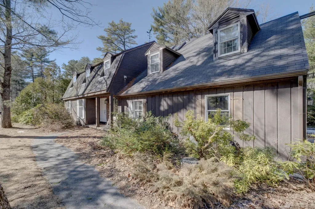 48 Columbia Avenue Brunswick ME 04011