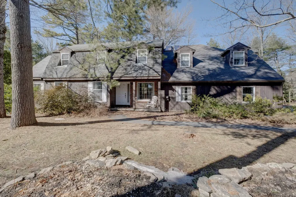 48 Columbia Avenue Brunswick ME 04011
